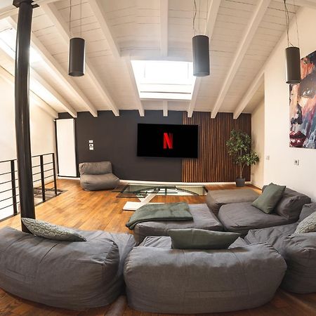 Luxury Industrial Apt Vicino Al Centro Con Garage ブレシア エクステリア 写真