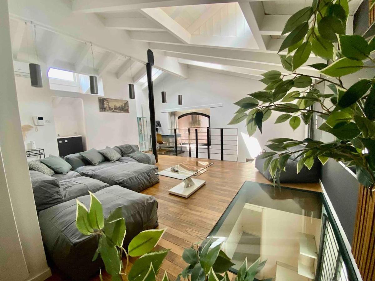 Luxury Industrial Apt Vicino Al Centro Con Garage ブレシア エクステリア 写真