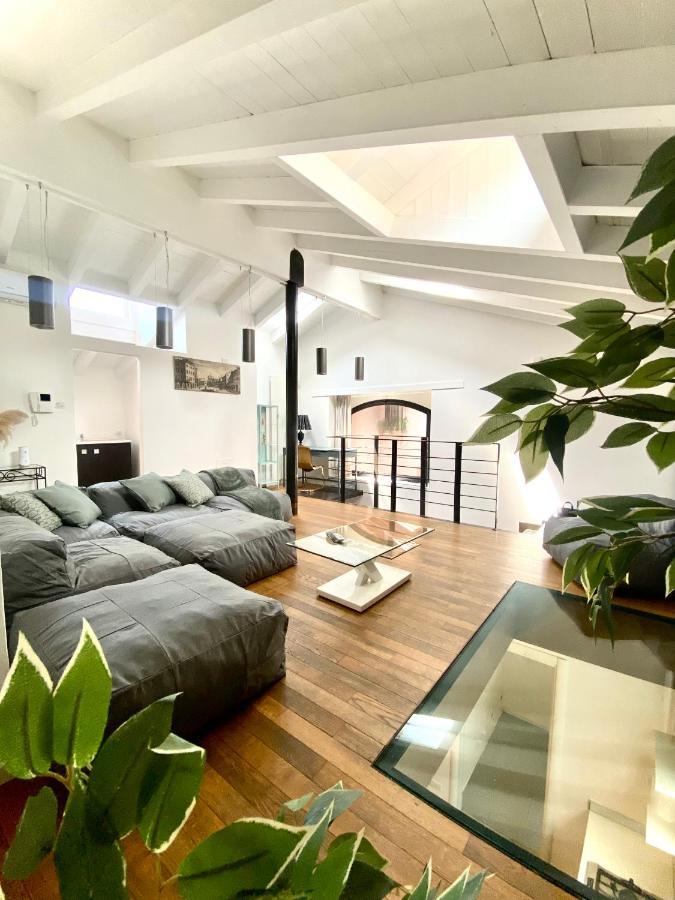 Luxury Industrial Apt Vicino Al Centro Con Garage ブレシア エクステリア 写真