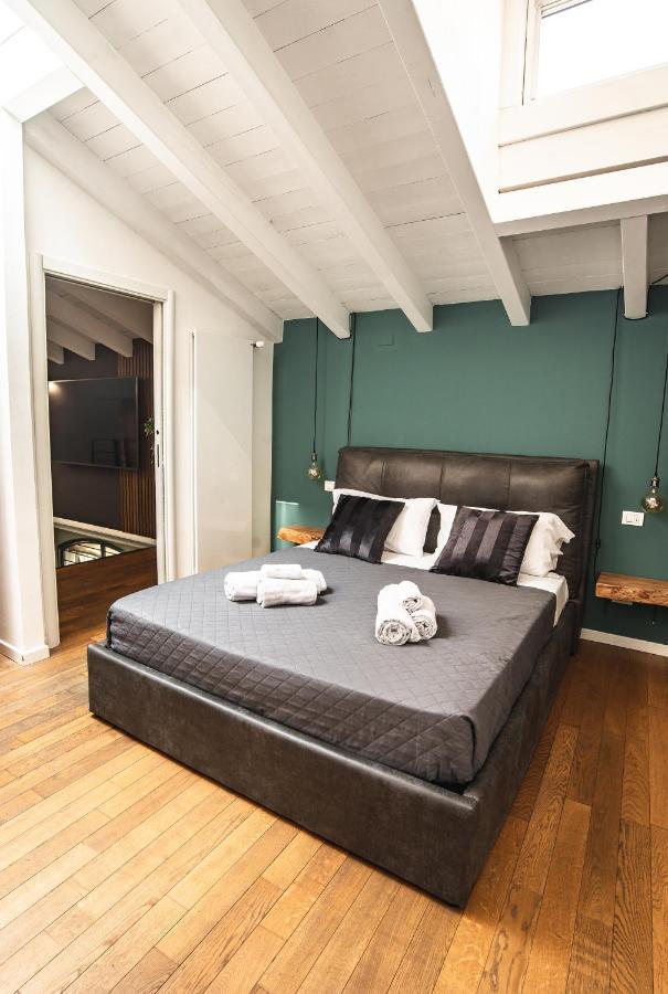Luxury Industrial Apt Vicino Al Centro Con Garage ブレシア エクステリア 写真