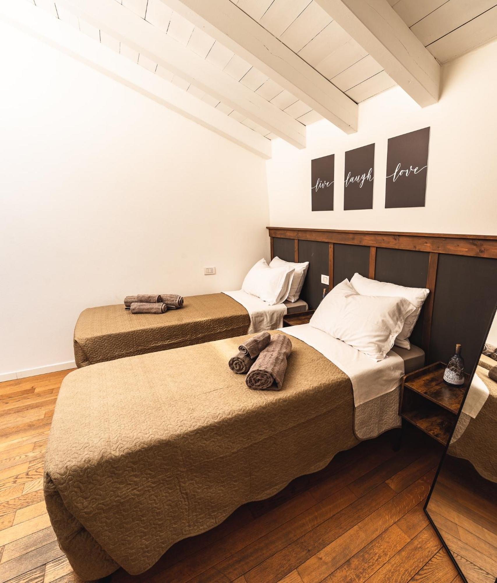 Luxury Industrial Apt Vicino Al Centro Con Garage ブレシア エクステリア 写真